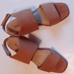 VAN ELi Woman's sandals